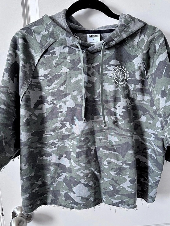 Gymshark Tops - GYMSHARK Legacy Short Sleeve Crop Hoodie Camo Crop Hoodie Green Large NWT